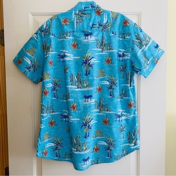 Urban Pipeline blue short sleeve cactus print shirt size LARGE - Picture 3 of 8